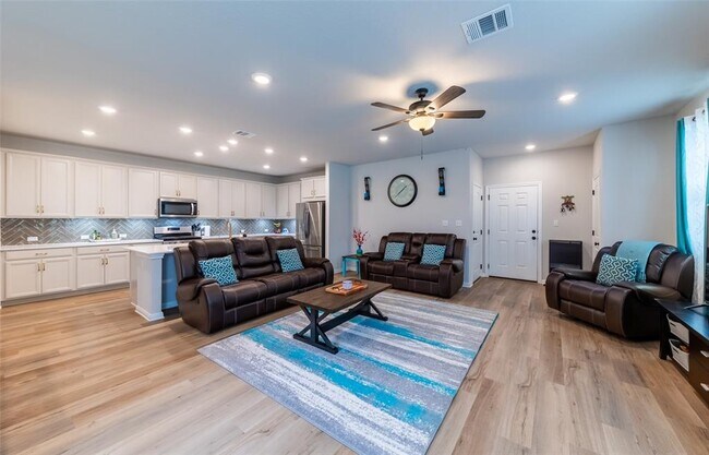 Building Photo - 2440 Berryville Ln