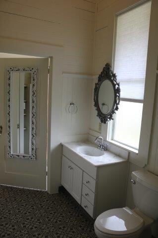 Building Photo - 14th &amp; B