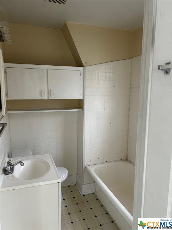 Building Photo - 112 E College St