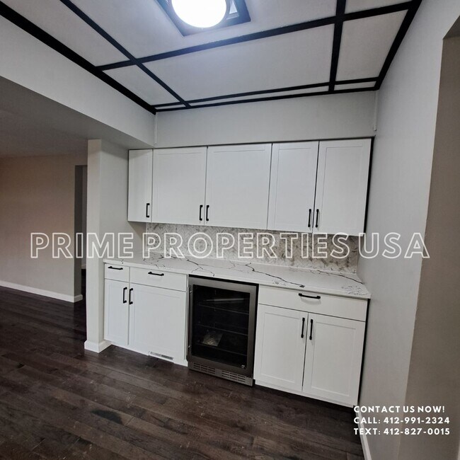 Building Photo - 223 Columbia Dr