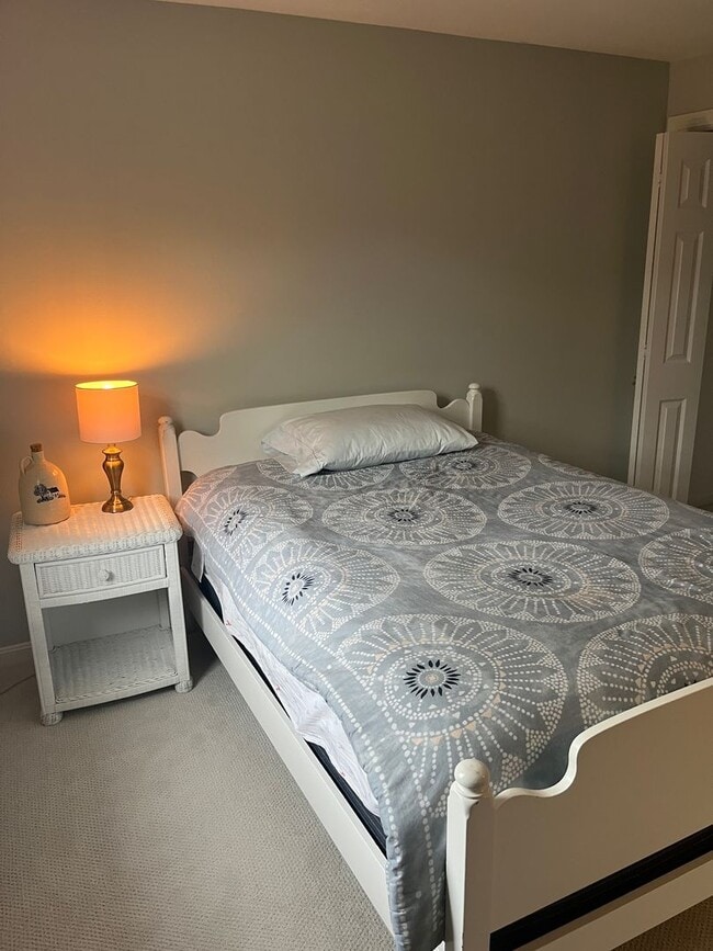 Building Photo - Fully updated 2Bd / 2Br Bassett Pond Condominium in West Yarmouth