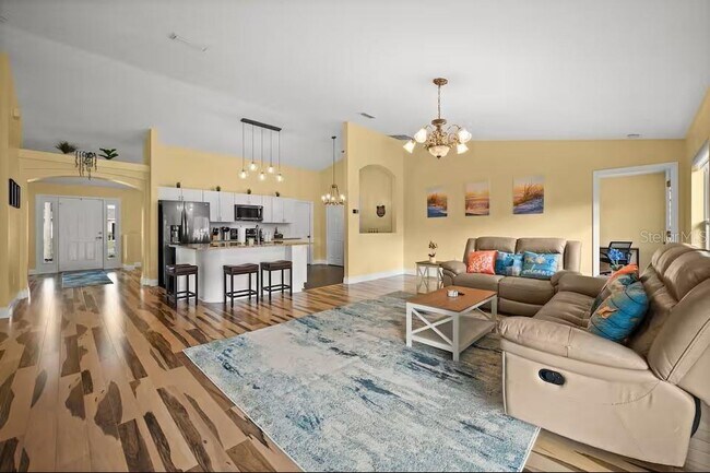 Building Photo - 3 Ryecroft Ln