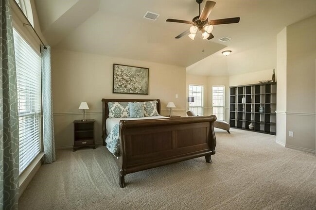 Building Photo - 4820 Tuscany Ln
