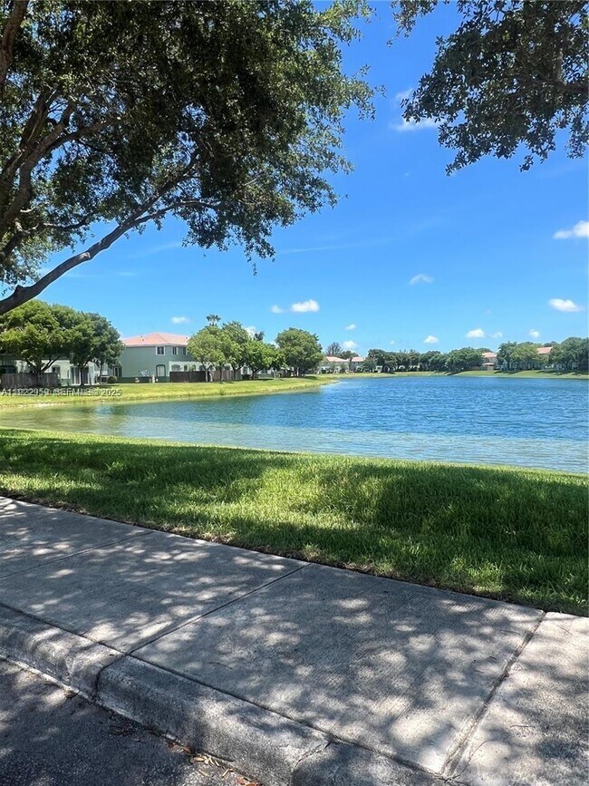 Building Photo - 2551 SE 16th Terrace