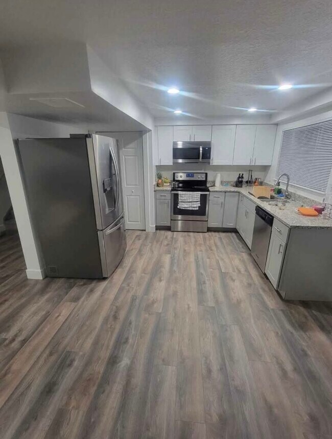 Building Photo - 2285 W 5950 S