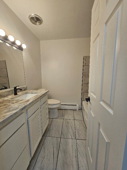 Building Photo - 1851 W 13 Mile Rd