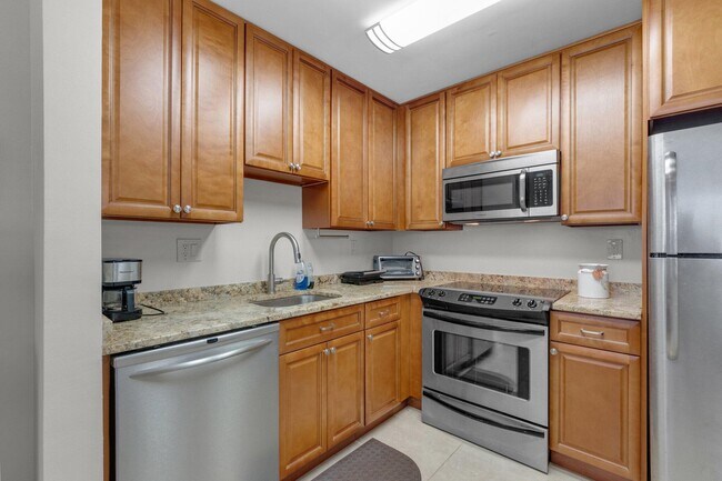 Building Photo - 392 Monaco Ct
