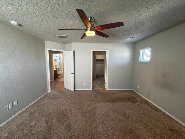 Building Photo - 8901 Eagle Hills Dr NW