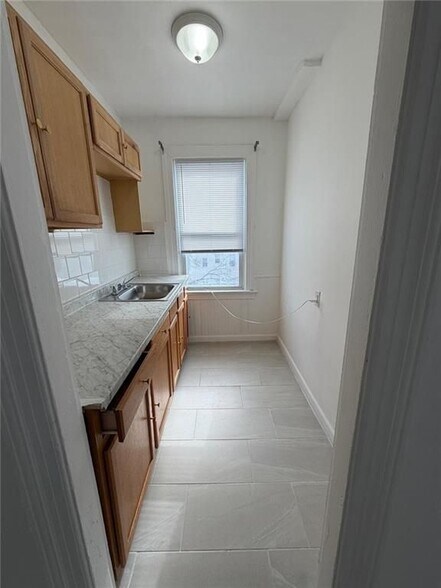 Building Photo - 116 Lenox Ave