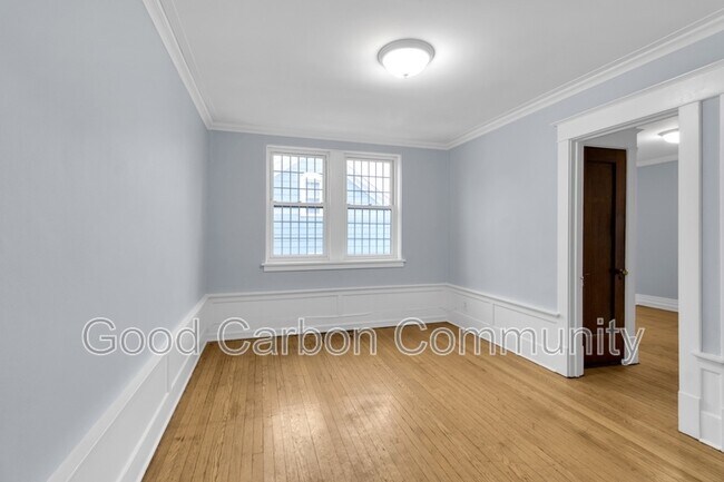 Building Photo - 8 E Depew Ave