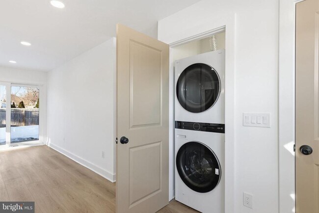 Building Photo - 68 Daffodil Ln