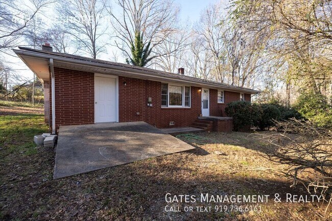 Building Photo - 429 Lakeshore Dr