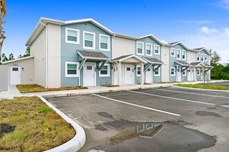 Building Photo - Charming 2 bedroom blending style and functionality