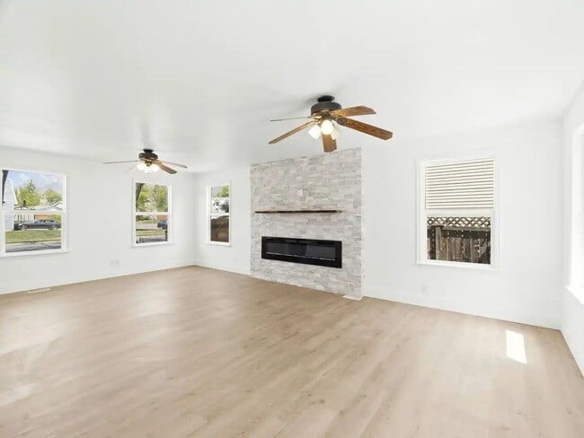 Building Photo - 1630 Ridgemark Dr