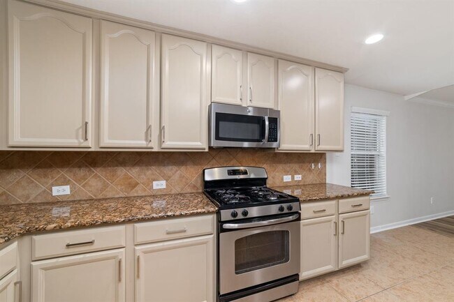 Building Photo - 26610 Marble Falls Bend