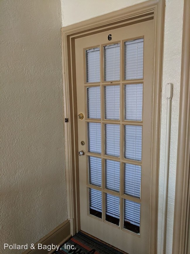 Building Photo - 509 N Mulberry St