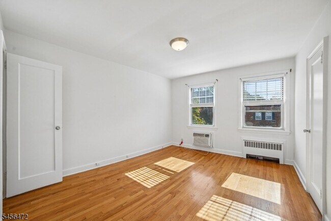 Building Photo - 176 Millburn Ave