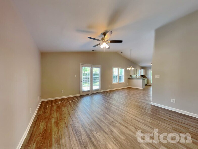 Building Photo - 260 Brookstone Dr