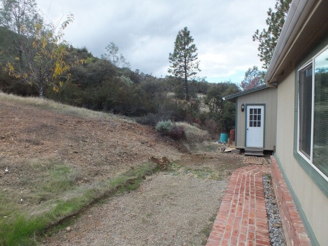 Building Photo - Rescue Retreat 1700 sf 2/2 with workshop