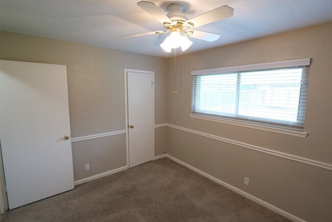 Building Photo - 5331 Inwood Dr