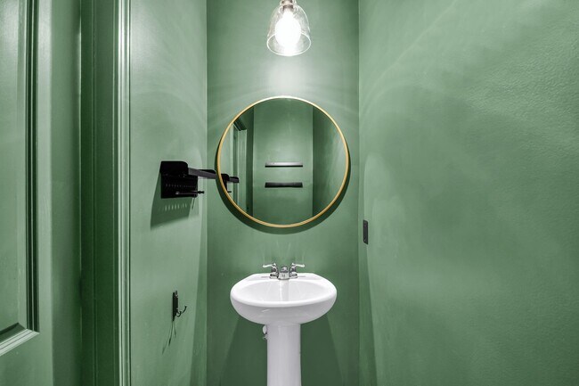 Building Photo - 4 Bedroom 3 Bath Home Located in Shell Pointe at Cobblestone Village in Summerville!