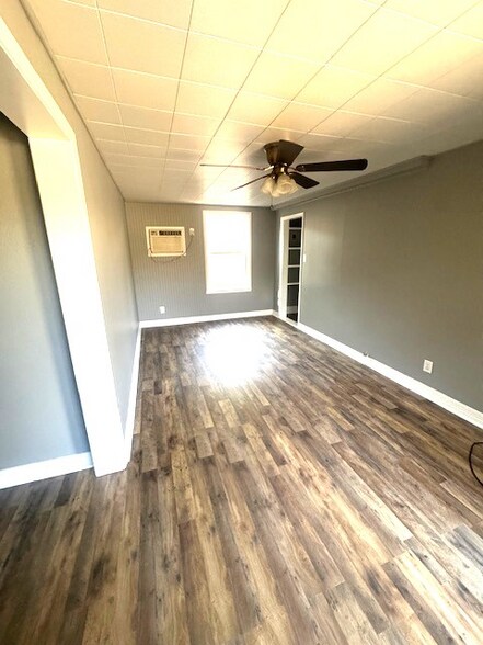 Building Photo - 1516 N 5th St