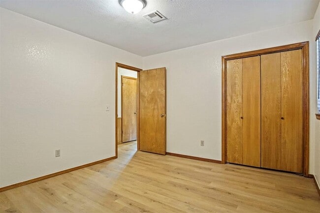 Building Photo - 1125 N Patterson Dr