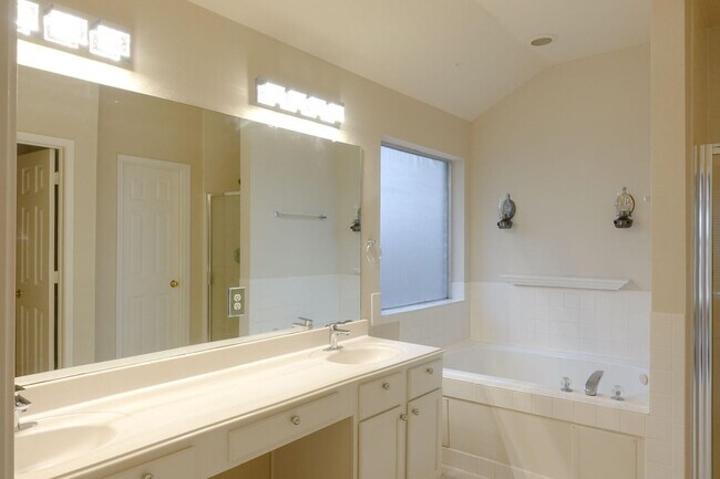 Building Photo - 20735 Spring Rose Dr