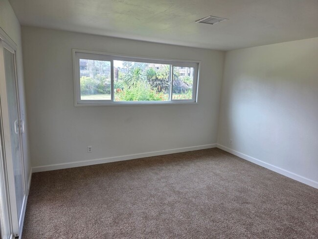 Building Photo - Single story 3 bedroom duplex right off El Camino Golf Course in the heart of Oceanside, recently...