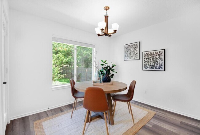 Building Photo - 2203 Lexfield Ln