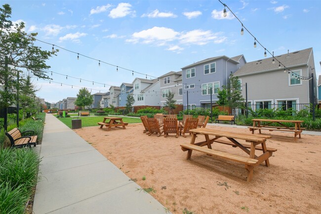 Building Photo - 10964 Swang Link Dr