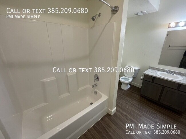 Building Photo - Move In Special! $300 First Months Rent!