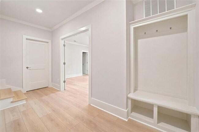 Building Photo - 1396 Old Magnolia Way