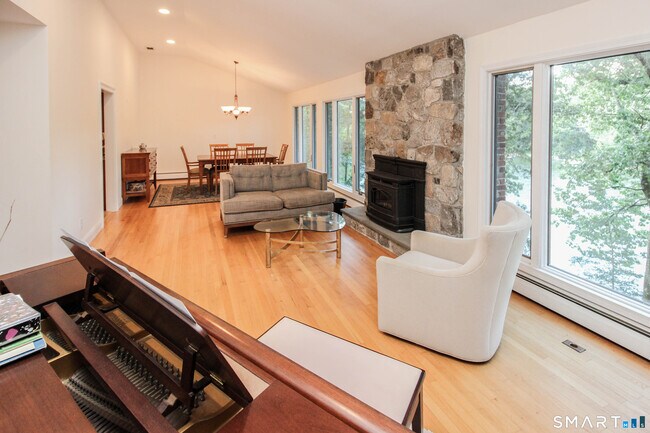 Building Photo - 34 Forty Acre Mountain Rd