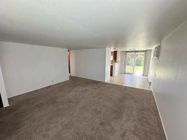 Building Photo - Great Richland location!
