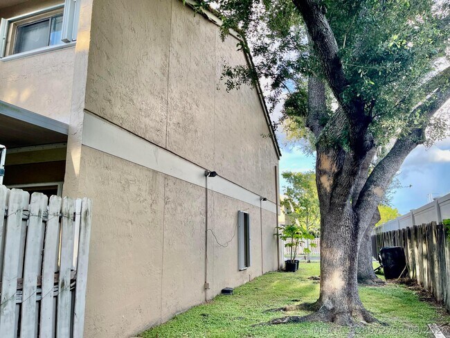 Building Photo - 3555 NW 91st Ln