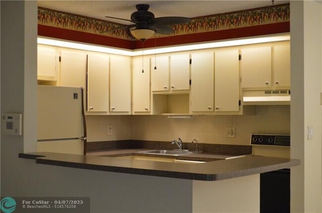 Building Photo - 9702 S Belfort Cir