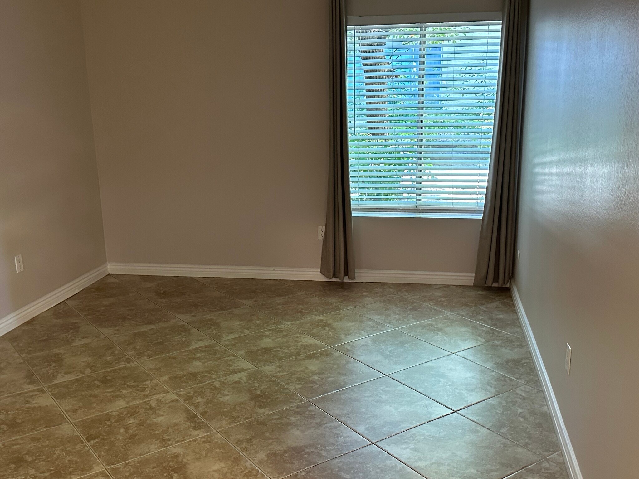 Building Photo - 18350 Hatteras St