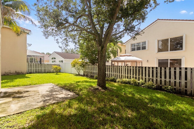 Building Photo - 15250 SW 49th Ct