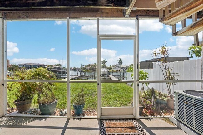 Building Photo - 637 Pinellas Bayway