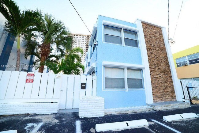 Building Photo - 328 Georgia St