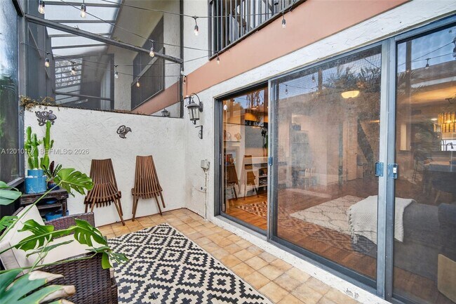 Building Photo - 4250 SW 70th Terrace