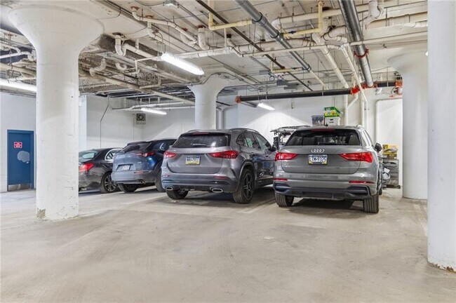 Building Photo - 2545 Penn Ave