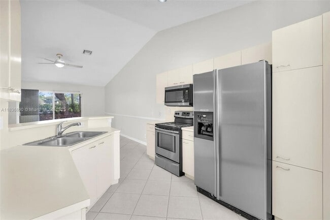 Building Photo - 1617 Zenith Way