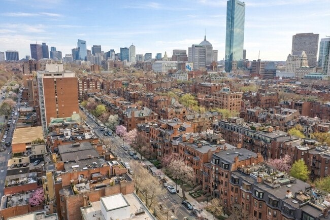 Building Photo - 346 Beacon St