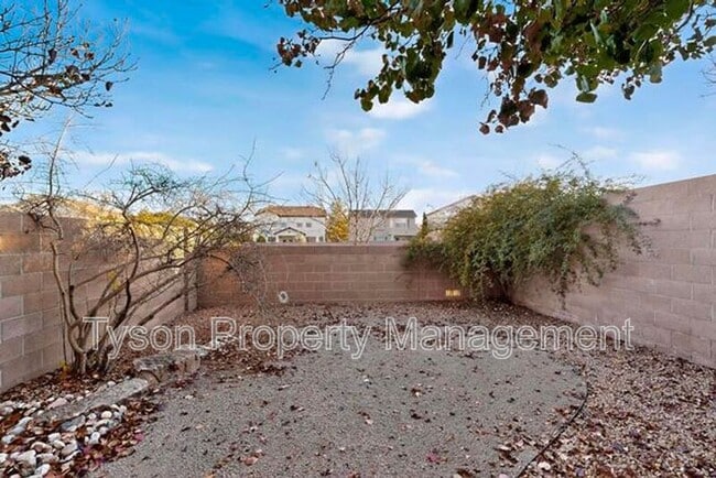 Building Photo - 6520 Los Pueblos Pl NW