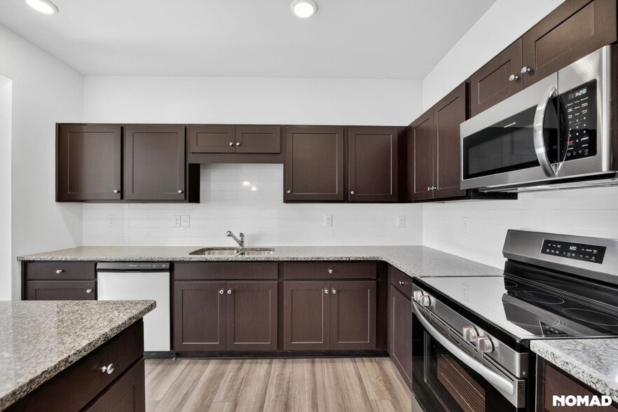 Building Photo - 6028 Jasmine Branch Rd