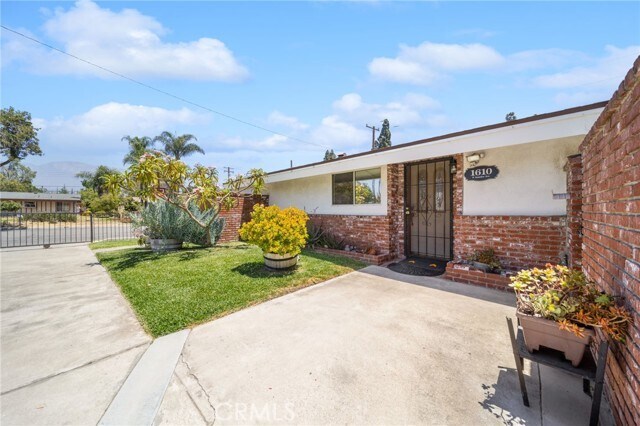 Building Photo - 1610 N Amador Ave