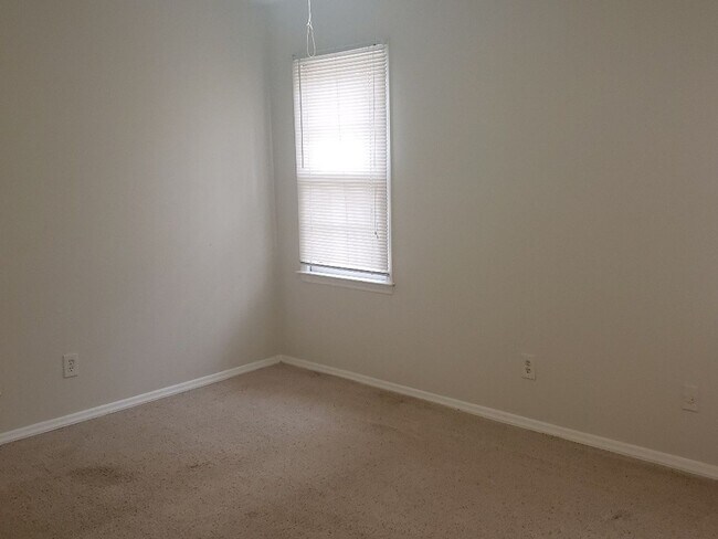 Building Photo - MAFR1505