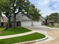Building Photo - 216 Wayside Ct